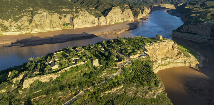 The Loess Plateau, situated in northern China(图2)
