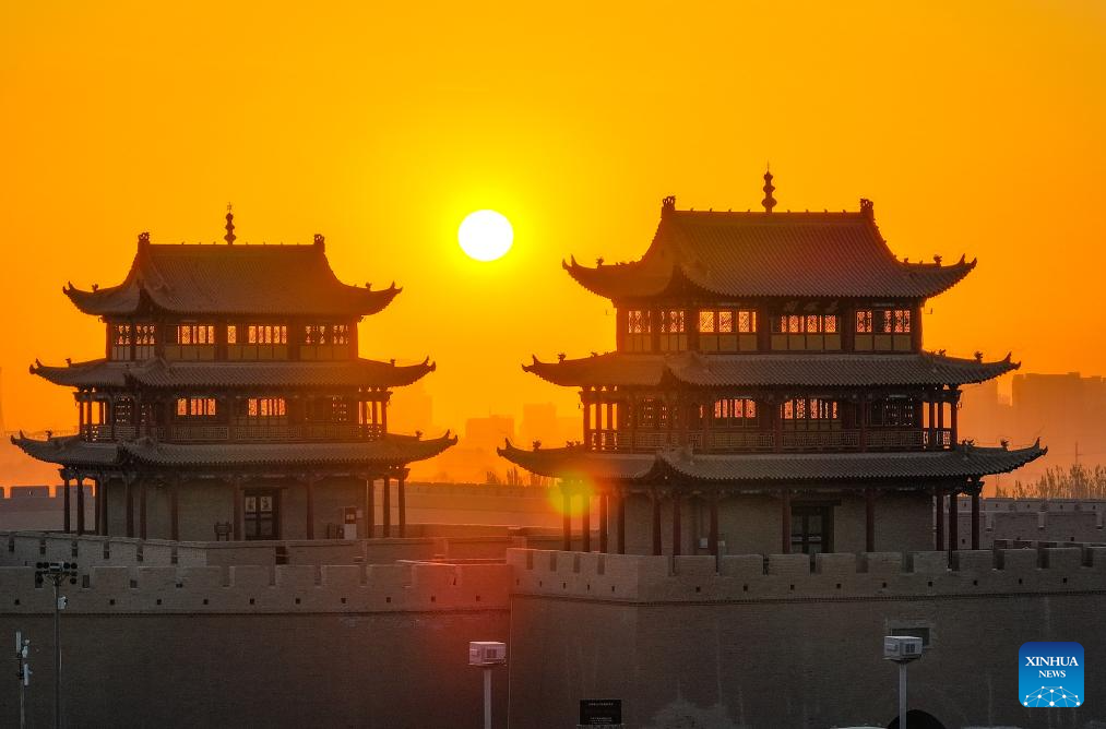 Autumn scenery of Jiayu Pass in Gansu, NW China(图1)