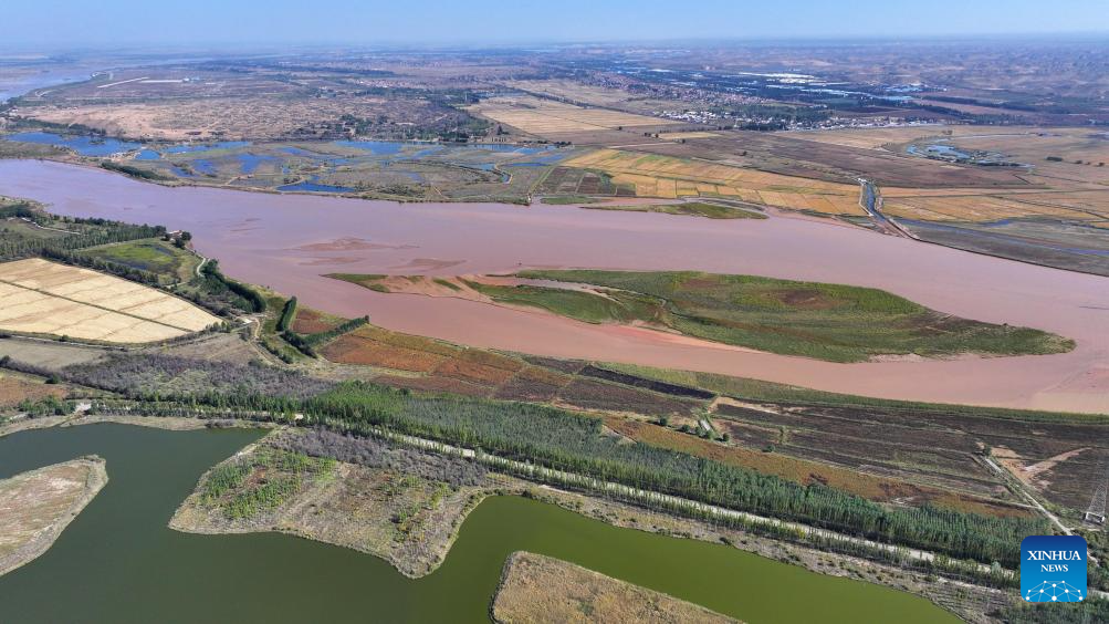 View of section of Yellow River in NW China(图1)