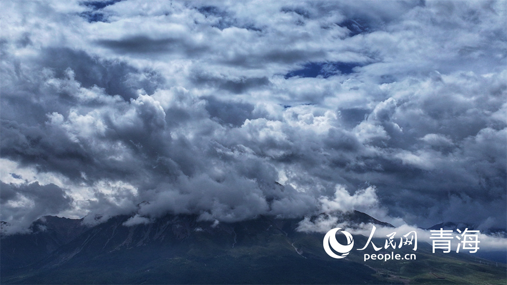 Autumn scenery of Qilian Mountains in NW Chinas Qinghai(图4)