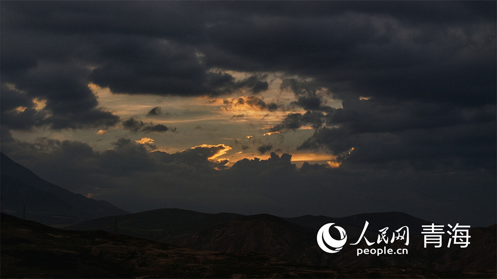 Autumn scenery of Qilian Mountains in NW Chinas Qinghai(图5)