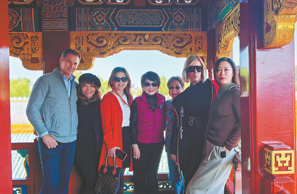 Celebrity leads a group of Americans on a fruitful, culinary expedition(图1)