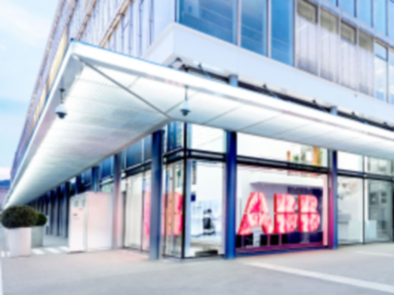 ABB Group | Helping industries outrun – leaner and cleaner | ABB(图1)
