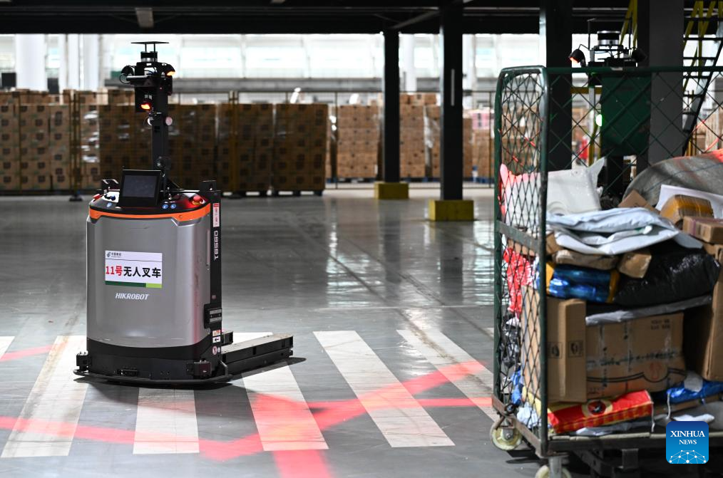 Automated sorting equipment handles parcels in Guangzhou, Chinas Guangdong(pic6) Automated sorting equipment handles parcels in Guangzhou, Chinas Guangdong(pic6)
