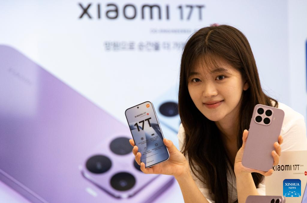 Xiaomis new smartphone presented during launching event at Xiaomi store in Seoul(pic3)